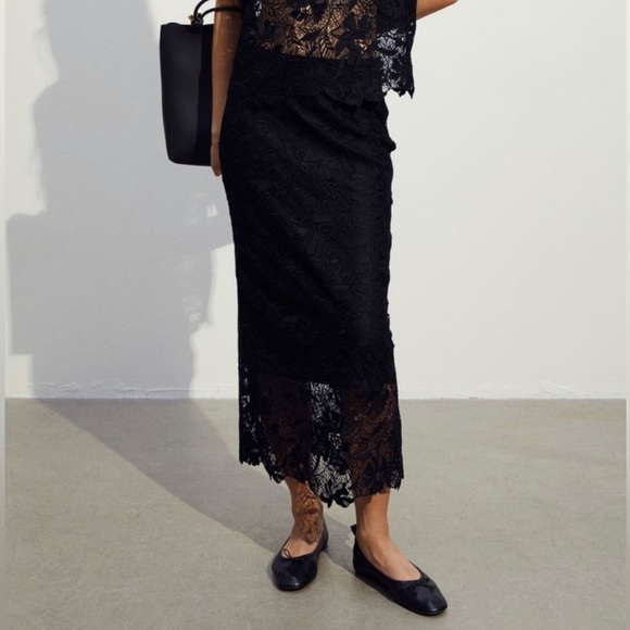H&M‎ LACE SKIRT - Picture 1 of 6